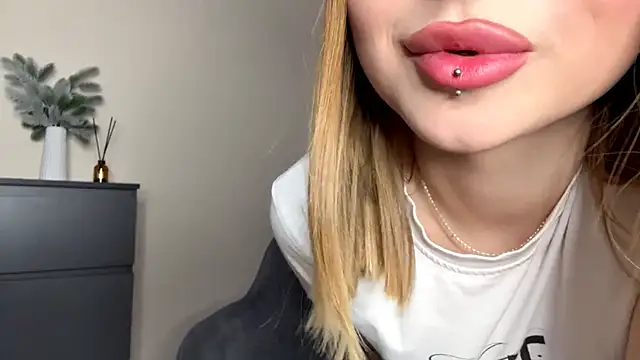 PledHoly's cam snapshot