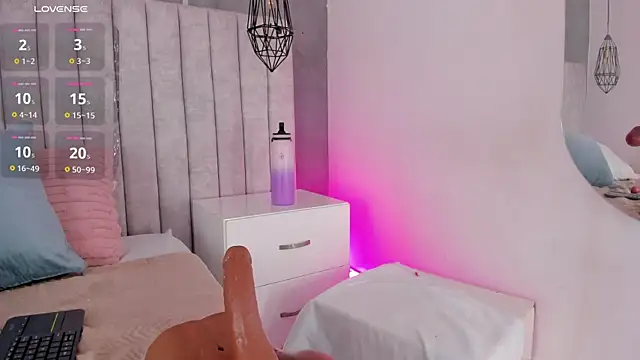 my_friends_mom live sex cam