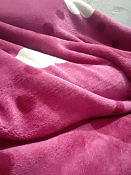 Lovely_priya1001 live sex cam