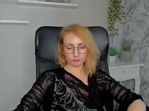 CinderellaMoon's cam snapshot