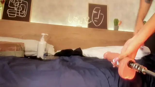 karina_gomez_18's cam snapshot