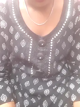 pari_rani7's cam snapshot