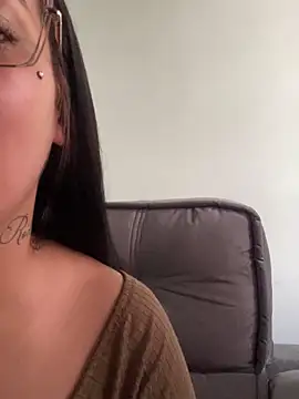 jujuarantes__2026's cam snapshot