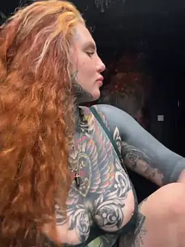 AlexandraWildd live sex cam