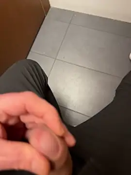 AlexGogo23 live sex cam