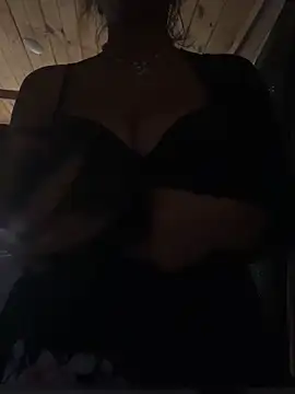 QueenNefertiti live sex cam