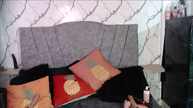 VIOLETTA-HOT's cam snapshot