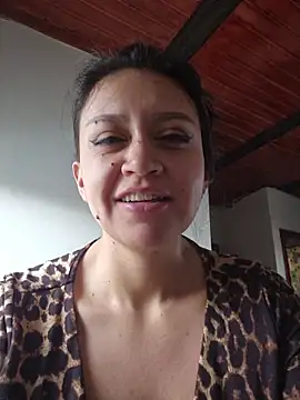 lombarlana-89 live sex cam