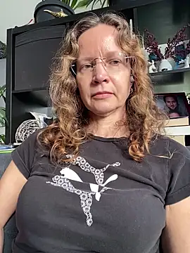 AnnikaRose live sex cam