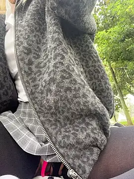 Pretty_roxxyy live sex cam