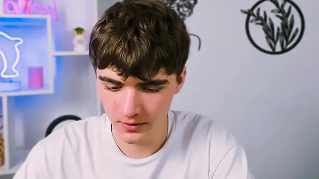 emil_lucky live sex cam