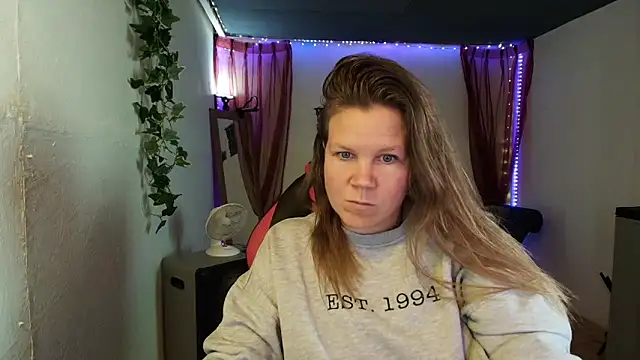 CallMeMaria's cam snapshot