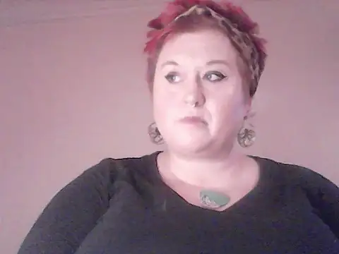 BustyRedxx's cam snapshot