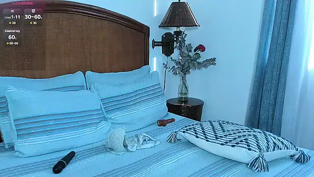 Christine_35's cam snapshot