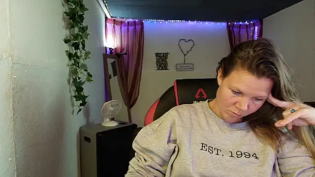 CallMeMaria's cam snapshot