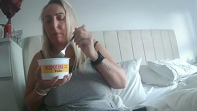 theblondecocklover's cam snapshot