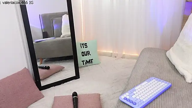 ValeriaCox live sex cam