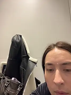 Holly_Play live sex cam