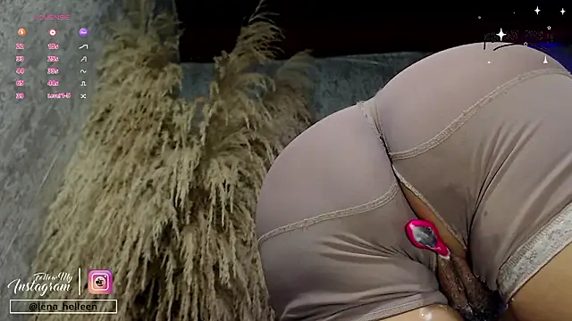 Lena_helleen live sex cam
