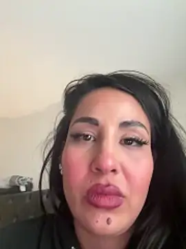 bella_dauergeil's cam snapshot