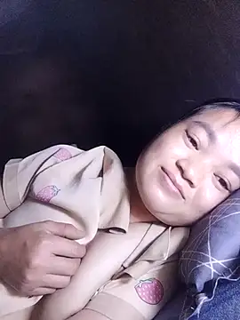 Noelle-e live sex cam