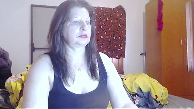 ExtasyMature live sex cam