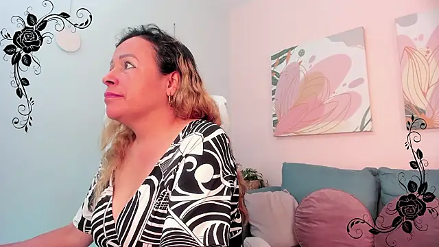 Ivonne_4's cam snapshot