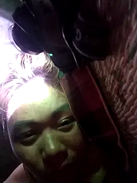 Bella-222 live sex cam