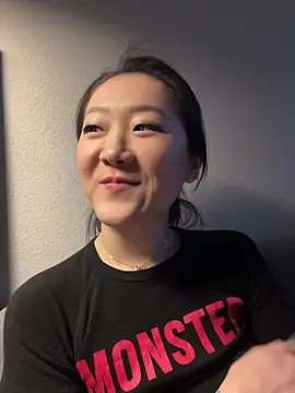 AikoYamada live sex cam