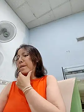 Famrita live sex cam