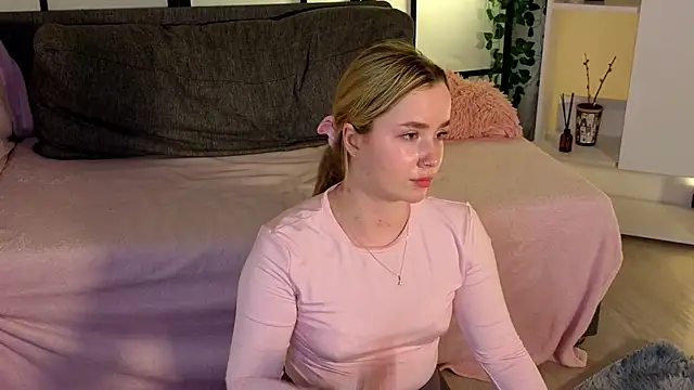 IvetteLabore's cam snapshot