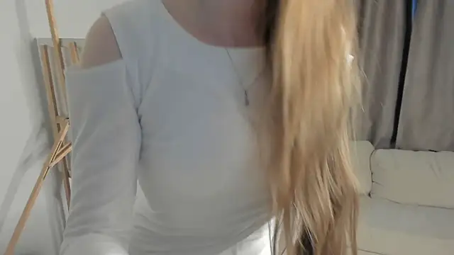 RoxyPaustian's cam snapshot