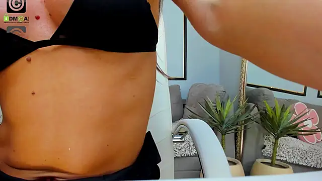 Anya-Ray live sex cam