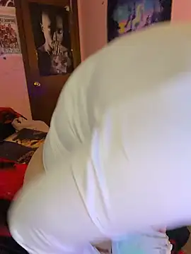 Milfshortcakes live sex cam