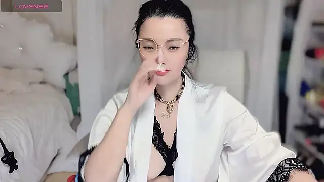 Amaya-yooo-36D live sex cam