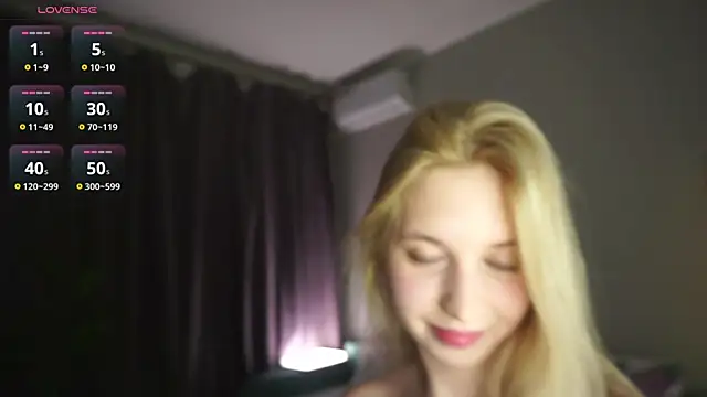 charm_adel's cam snapshot