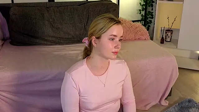 IvetteLabore's cam snapshot