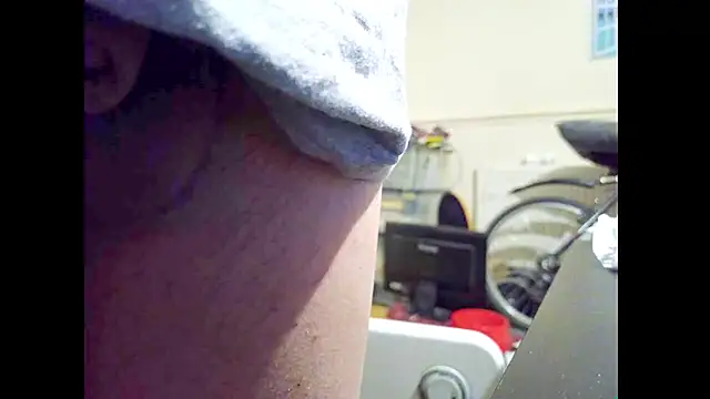 hairyuncut00 live sex cam