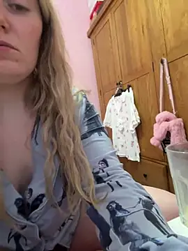 AuroraSkye2004's cam snapshot