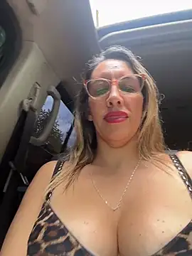 Gatitacarlita live sex cam