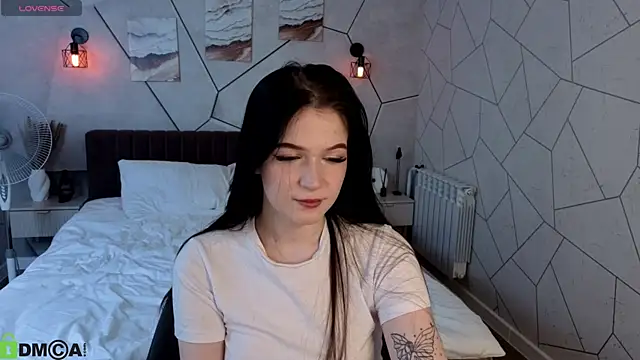 linajourney's cam snapshot