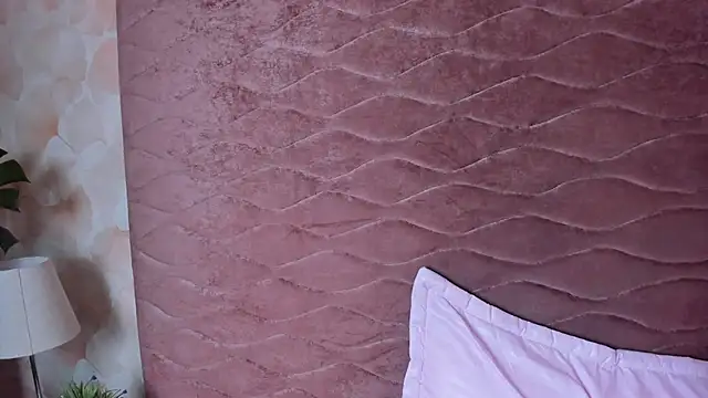 Kylie_Thompsonnl's cam snapshot