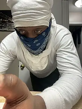 Bigwesttn live sex cam