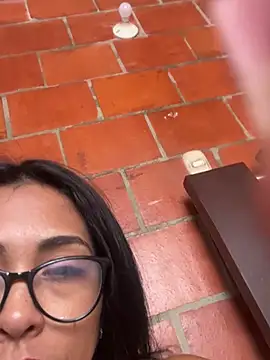 Emma__cumlovee live sex cam