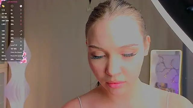 RoxannRunk's cam snapshot