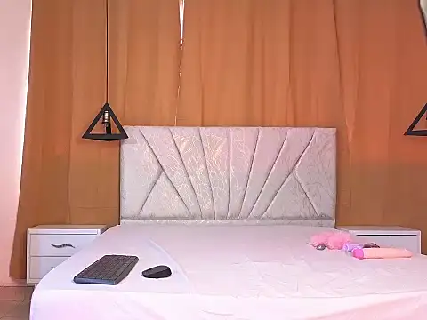 rossane_luxe's cam snapshot