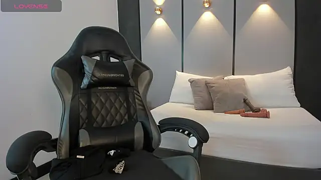 ashly_moonn's cam snapshot