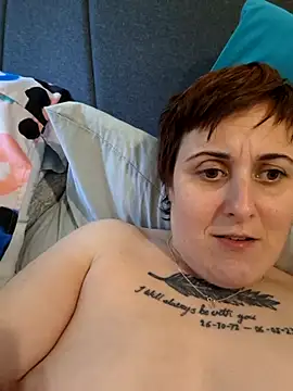 Tiara_XOX's cam snapshot