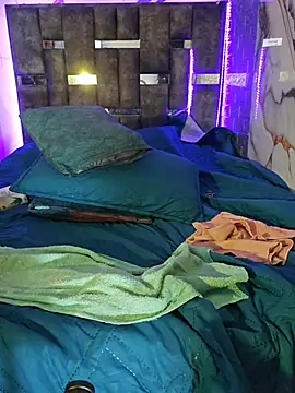 zandra_milf_'s cam snapshot