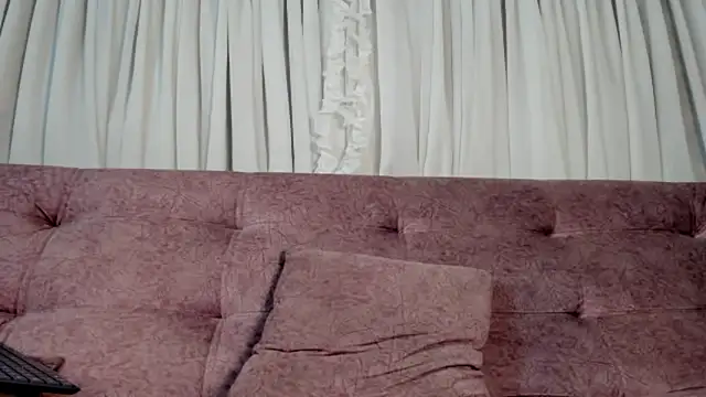 violet_77711's cam snapshot